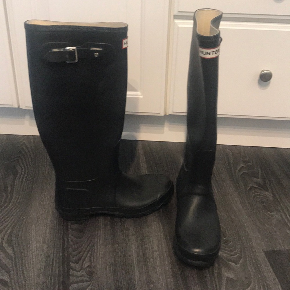 Barely worn Hunter rain boots. Tall. Matte black